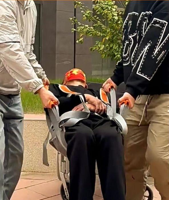 Носилки для лежачих больных