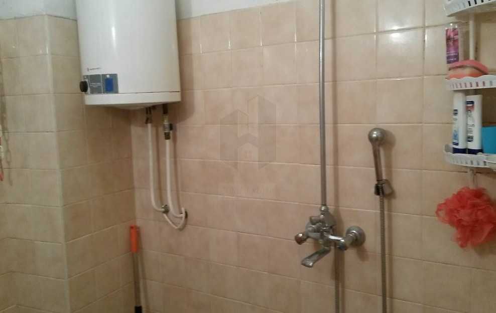 Дава се под наем Тристаен апартамент в Бургас, Крайморие - 90 кв.м за 372.3 € - Снимка #1