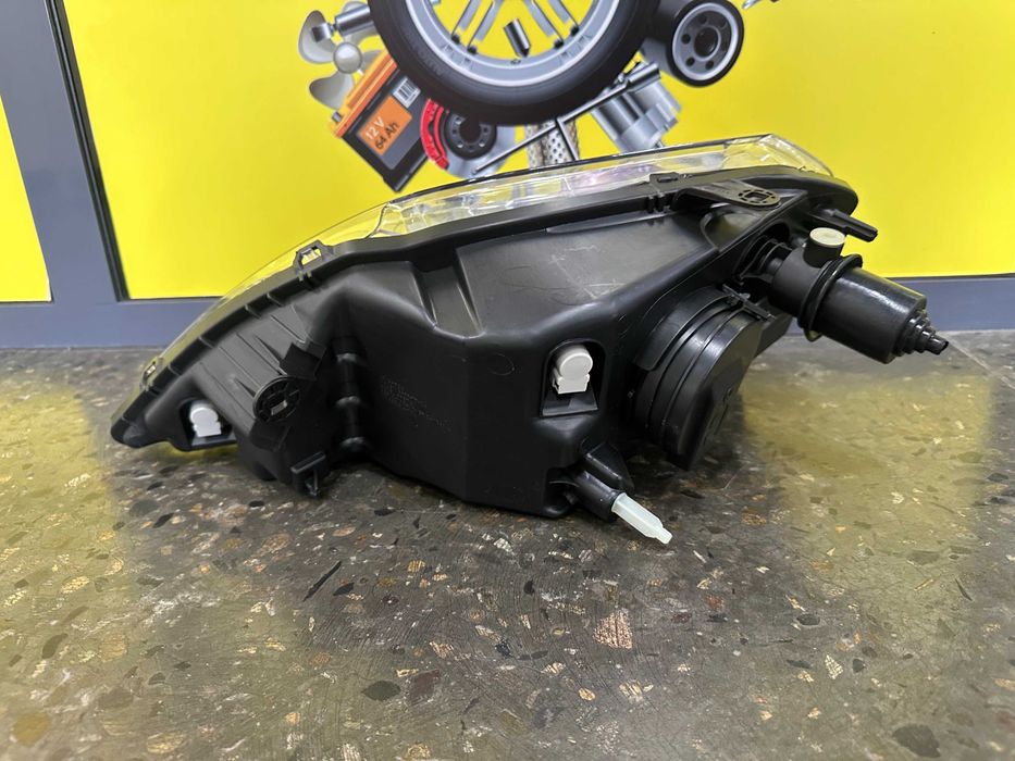 Фара Lada Largus Renault Logan