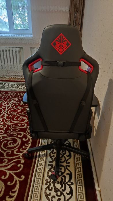 Игровое кресло HP OMEN CITADEL