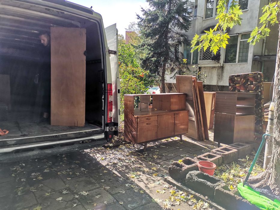 Разглобявяне, пренасяне, сглобяване, изхвърляне на мебели.