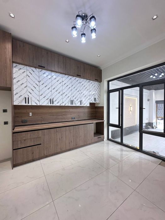 Evro uchaska 1.5 Sotix 6 xona Sergeli xonabod kotta 50 metr