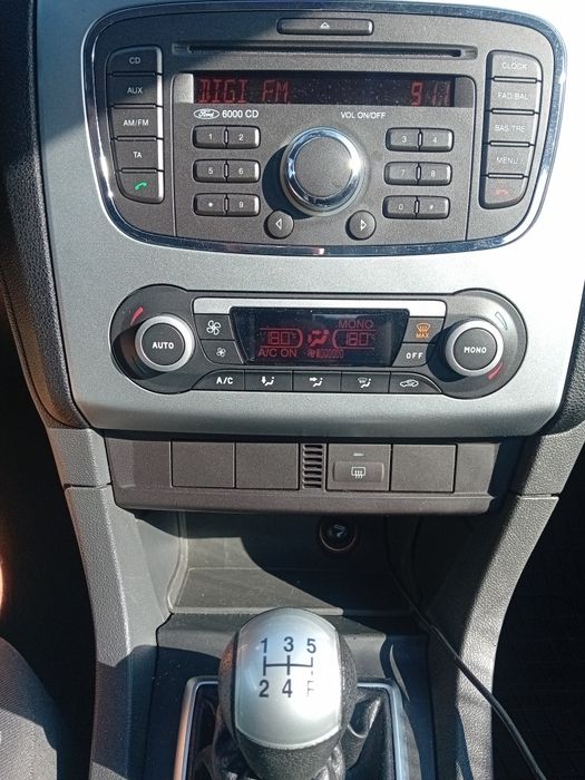 Ford Focus 1.6 benzina