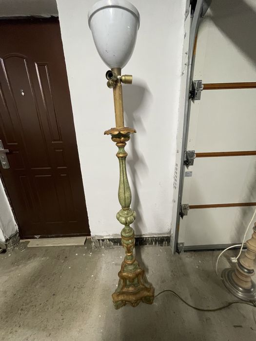 Veioză picior de lemn baroc Unicată