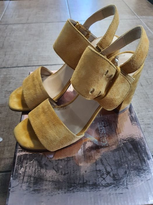 Sandale marca Benvenuti , nr 37 ca noi