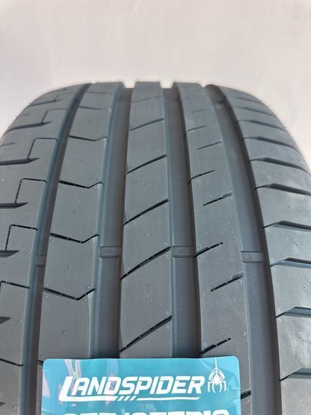 Нови летни гуми LANDSPIDER UHP 255/35R19 96Y XL БОРД 2553519