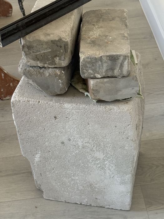 Кирпичи и газоблок