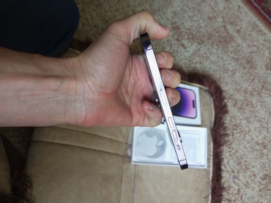 Продам iPhone 14 pro 128 Гб.