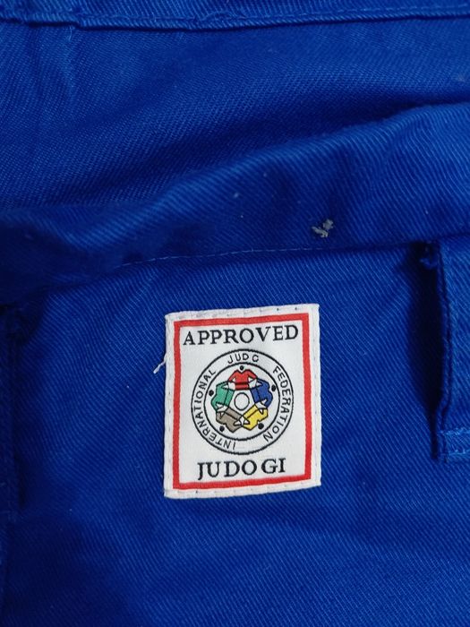 Продается кимано IJF 180