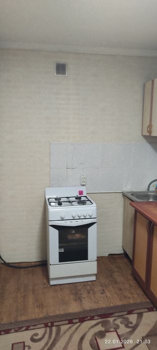 Сдам часть  дома  2к кухня