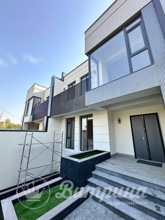 Олтинтепа участок 8 комнат