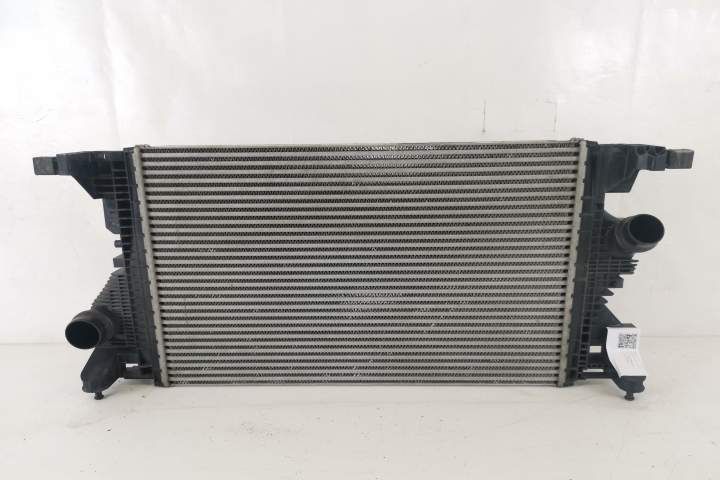 Оригинален Радиатор За Въздух Интеркулер В Добро Състояние Мерцедес-Бе