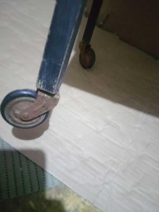 Comodă veche culisantă de bijuterii ,machiajuri, ceasuri