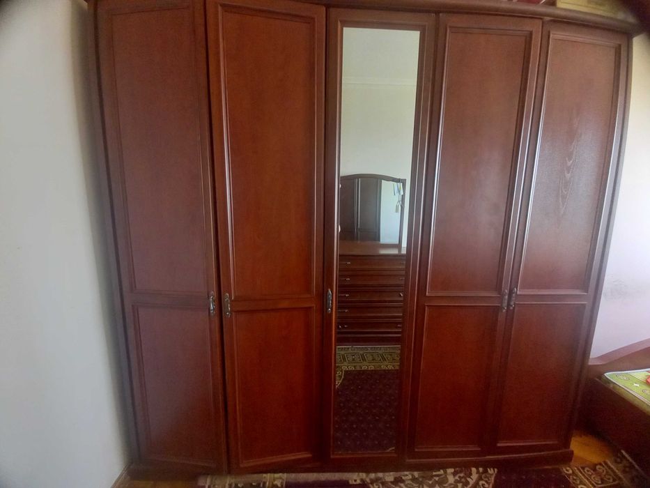 Спальный гарнитур