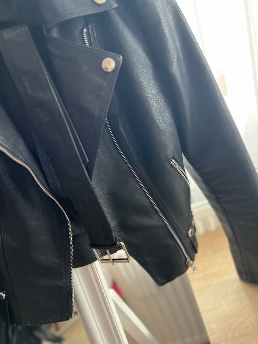 Кожено яке-черно