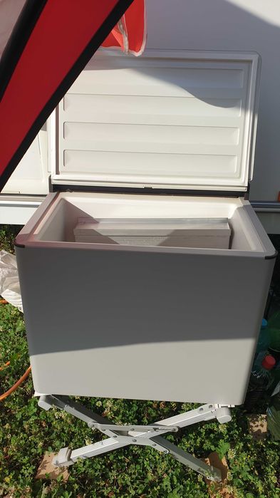 Elektrolux хладилник 33L за  на газ ,12v и 220v