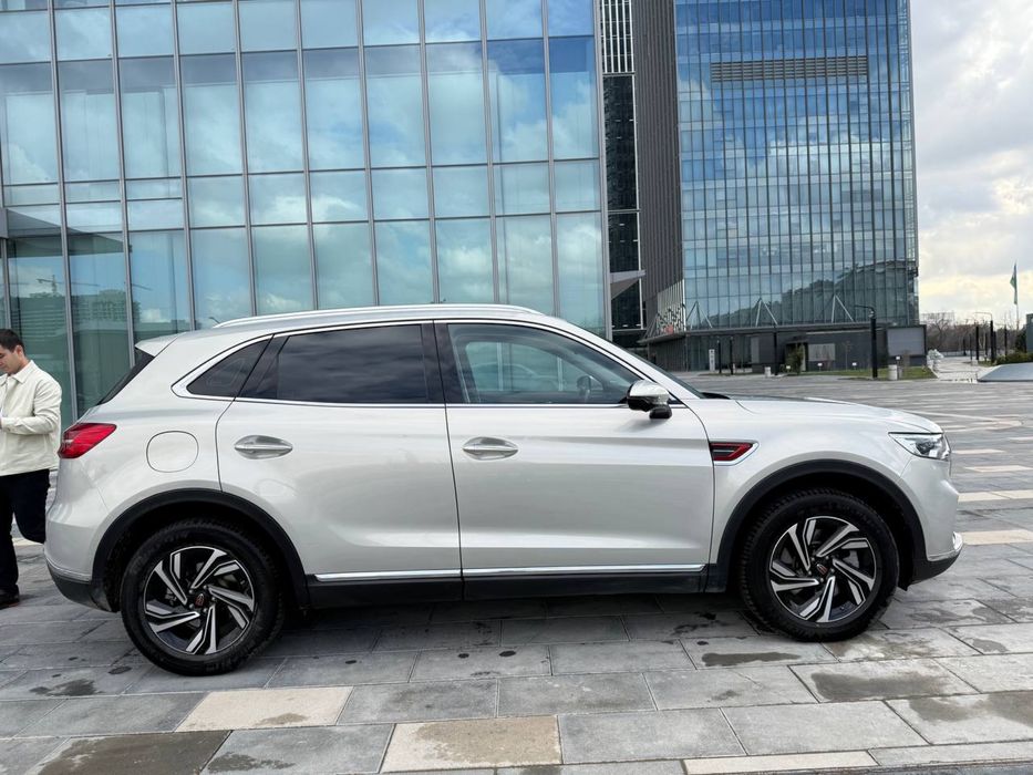 Hongqi HS5 Flag 2 Turbo(14% KREDIT)