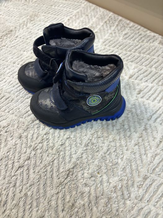 Продам сапоги для мальчика