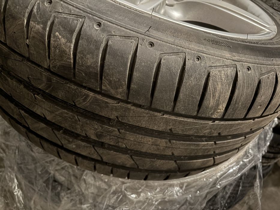 Vand 2 anvelope de vara 245 40 R19