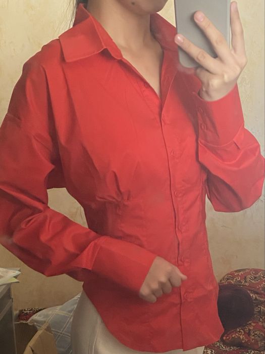 Рубашка краснаяя