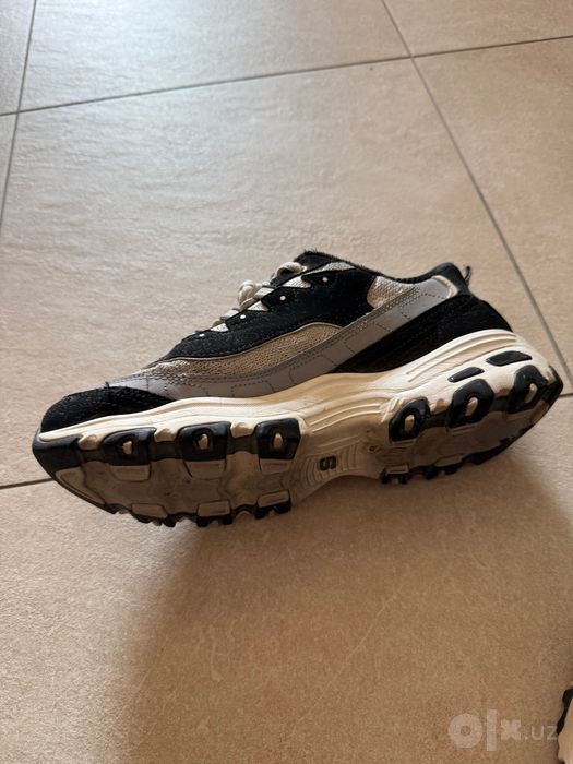 Продам кроссовки Skechers