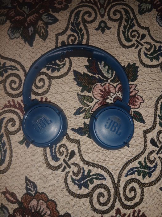 JBL TUNE 500BT , с потёртостями