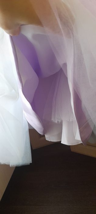 Платье пышное сиреневое