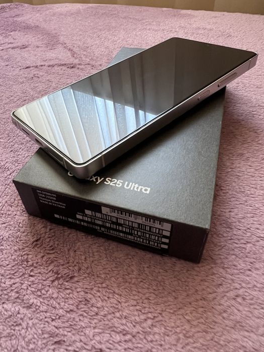 Samsung Galaxy S25 Ultra 512GB - Без забележки, първи собственик, с гаранция