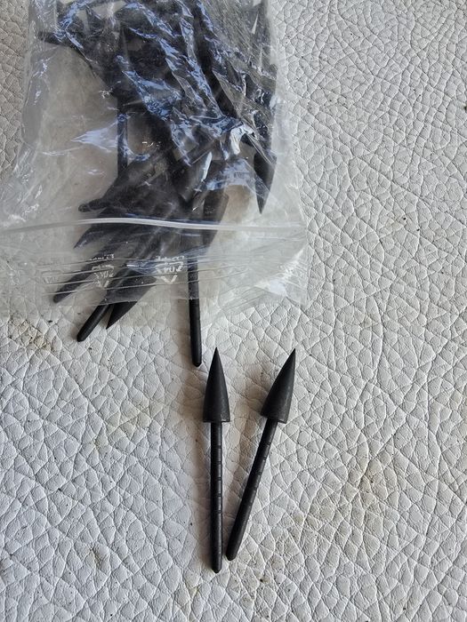 Kit  fabricare săgeți lemn (Arc tradițional) - Vârfuri, pene, unelte Fairbow