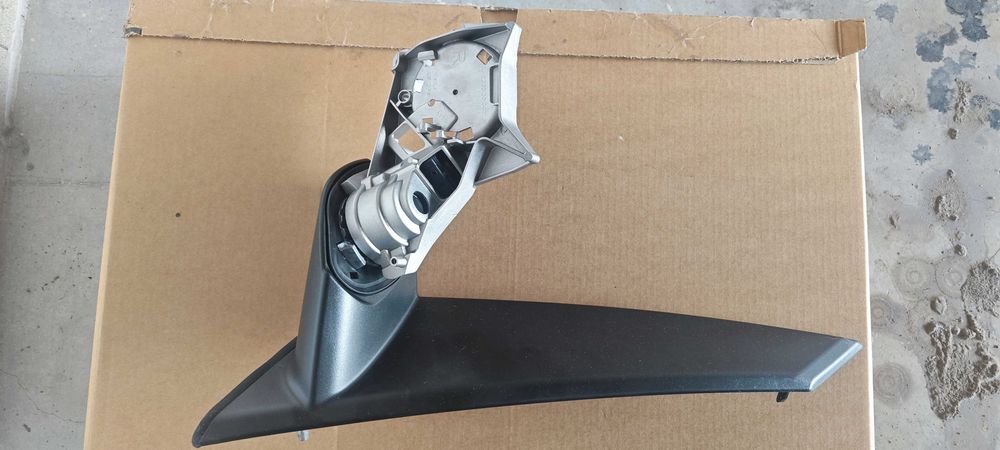 Продавам основа за външно огледало BMW. F45 / F46