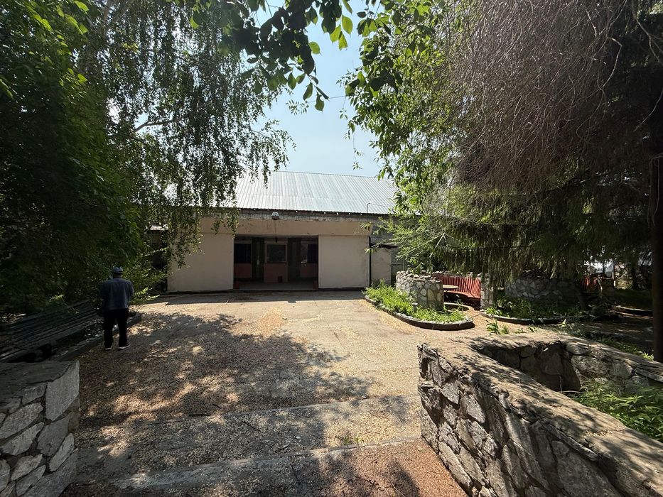 Продам здание пос.Новая-Бухтарма