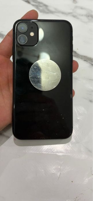 айфон 11 срочно продам ..