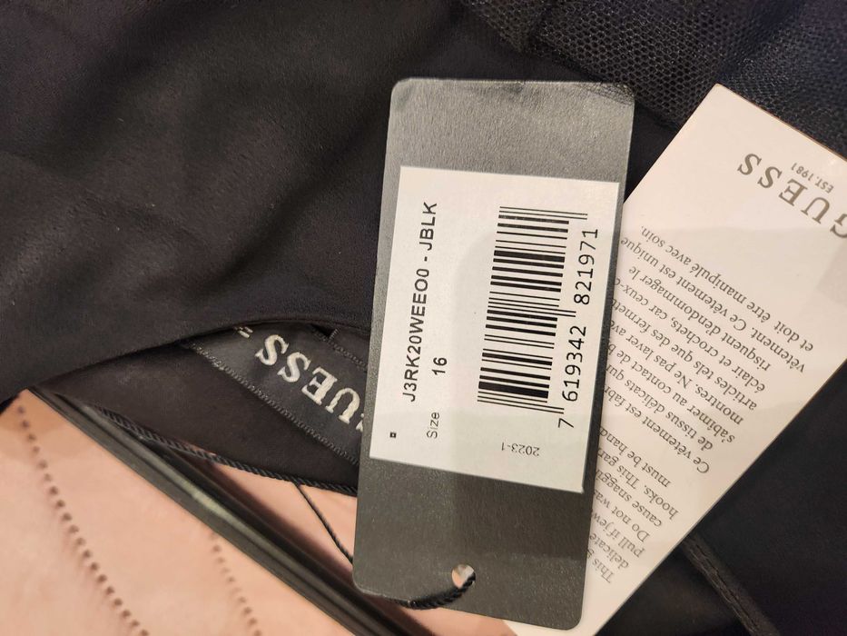 Ново Рокля Guess