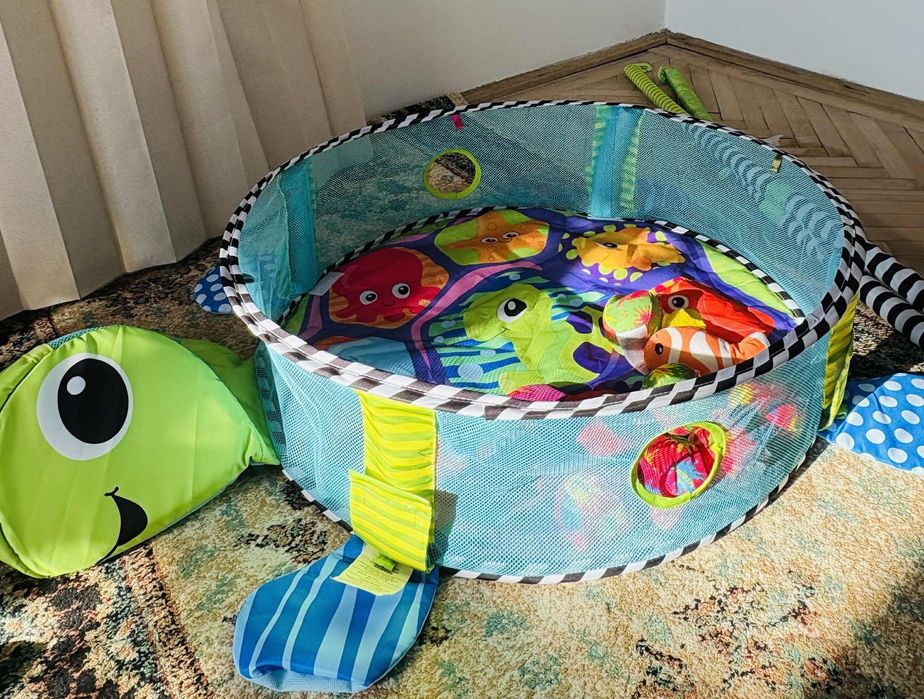 Vând salteluță de activități pentru bebeluși.