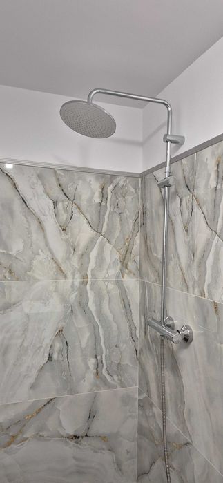 2 camere apartament foarte spațios,  aproape de One Cotroceni,  recent utilat si renovat,  AC,  mașina de spălat vase,  centrala termica,  600 euro
