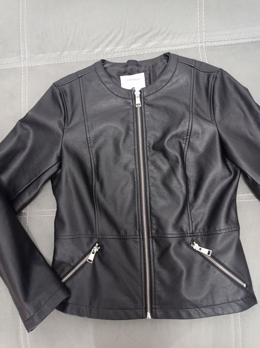 Дамско кожено яке
