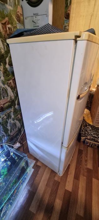 Холодрыльник LG Белый