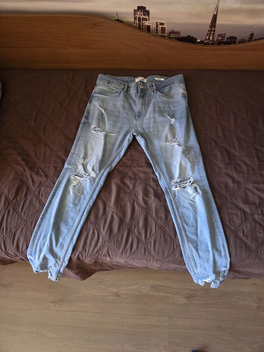 Продавам дънки Pull&Bear