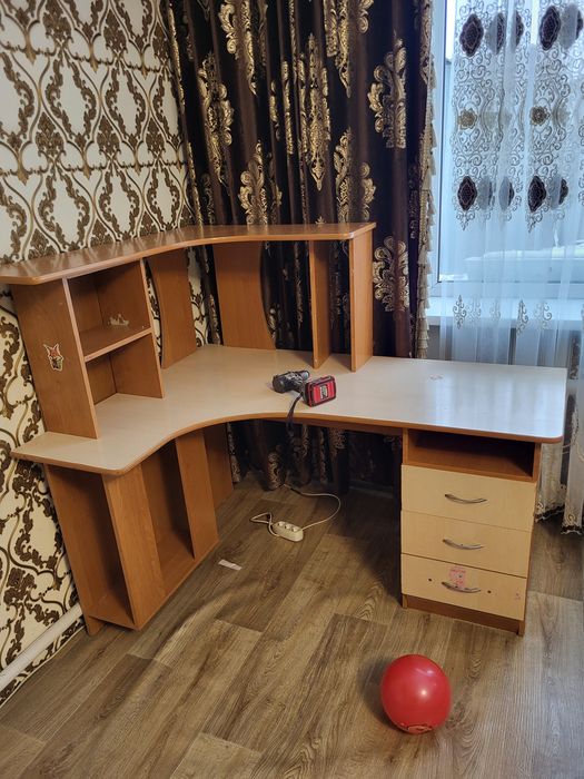 Стол компьютерный