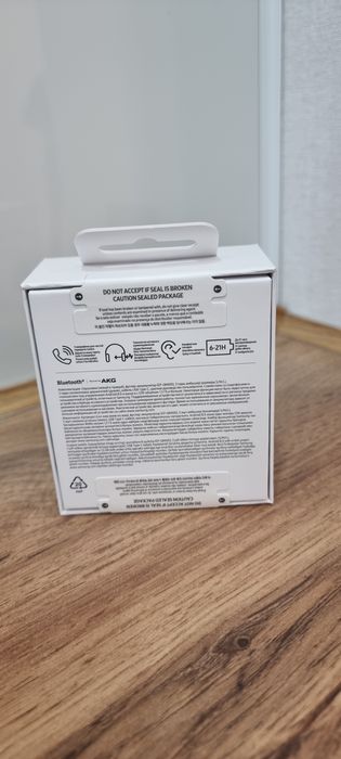 Продам наушники новые