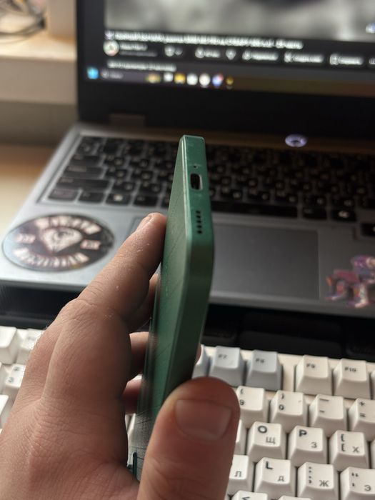 Продам телефон топовый