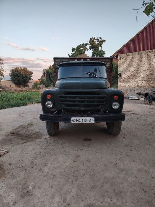 Zil sotiladi. Minishga tayyor