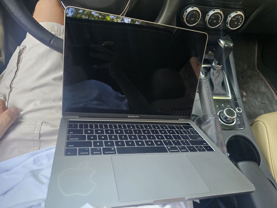 Продам MacBook Pro 13" (2017)