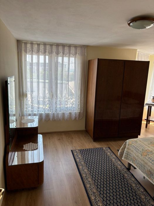Дава се под наем Тристаен апартамент в Бургас, Център - 85 кв.м за 433.5 € - Снимка #3