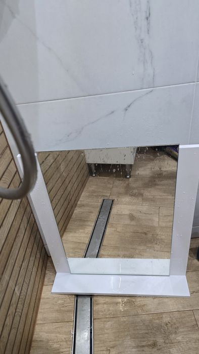 Огледало за баня ново