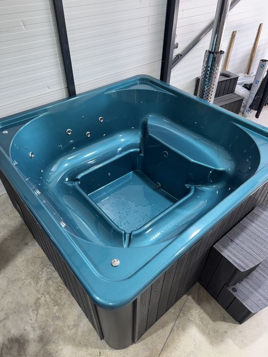 Ciubar patrat 2.2m x 2.2m