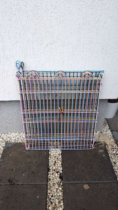 Vând doua tarcuri pentru iepuri 6 laturi – stare buna