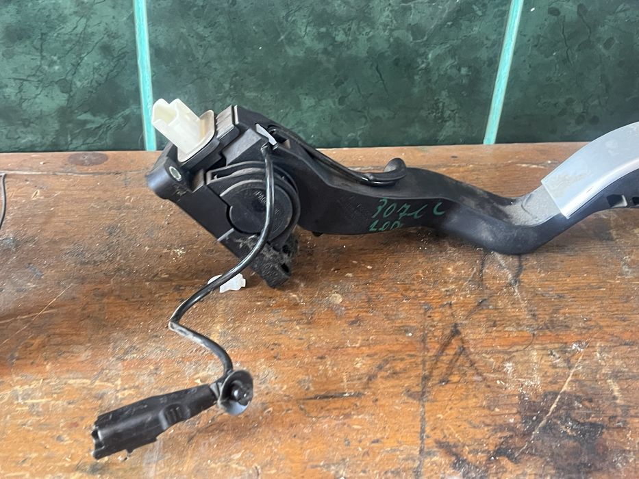 Pedala acceleratie peugeot 307 cc 2.0 d