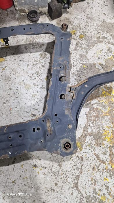 Носач на двигател ,,магаре'' за Nissan Qashqai  j10 2007 -2012 г.