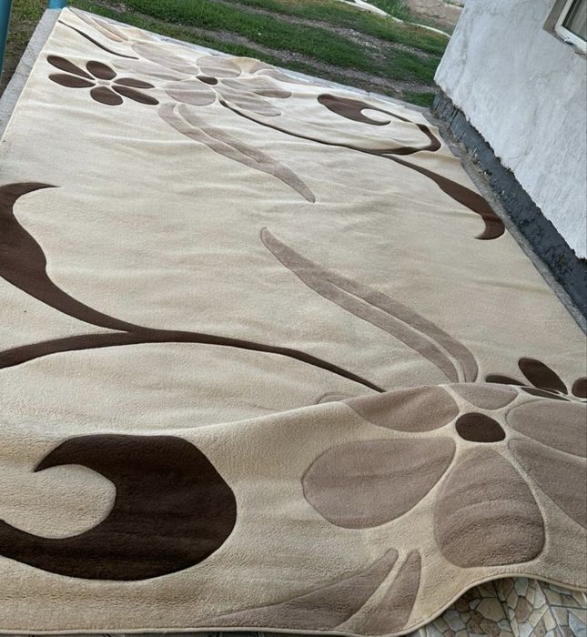 Продается б/у ковер в отличном состоянии